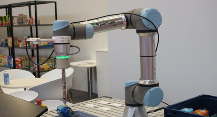 Fraunhofer IPA: Seminar «Roboter im Warenlager»