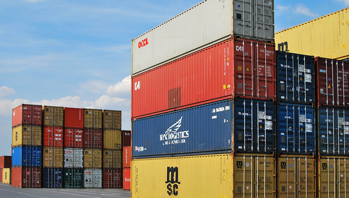 Exporte steigen, Importe sinken 