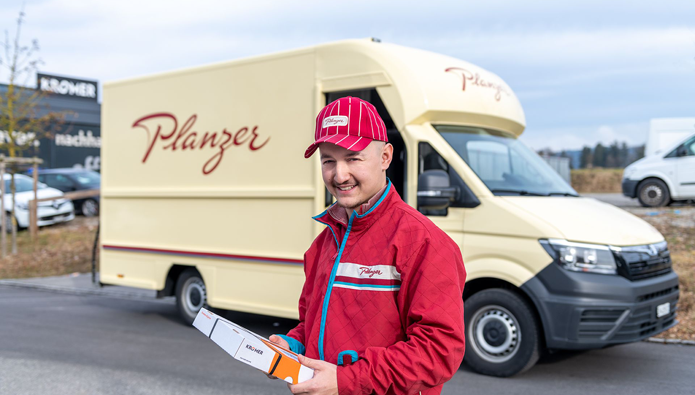Planzer stellt Pakete der Österreichischen Post zu