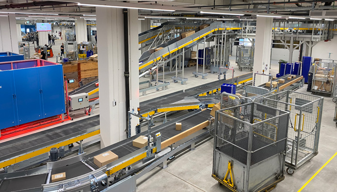Schweizerische Post: Paketzentrum Rümlang in Betrieb